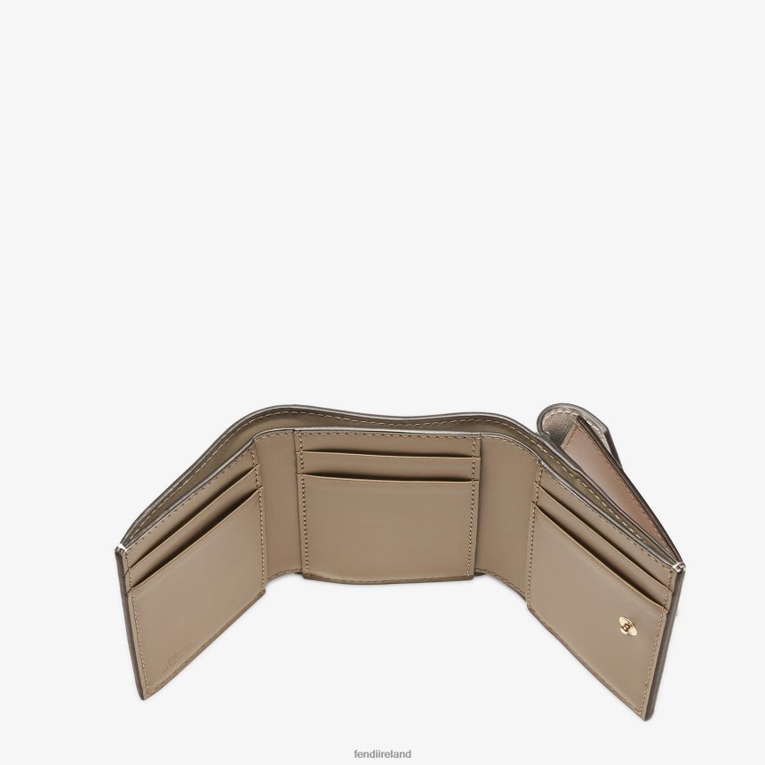 Fendi Women Two-Tone And Dove Leather Wallet R06TFR1513 Accessories White